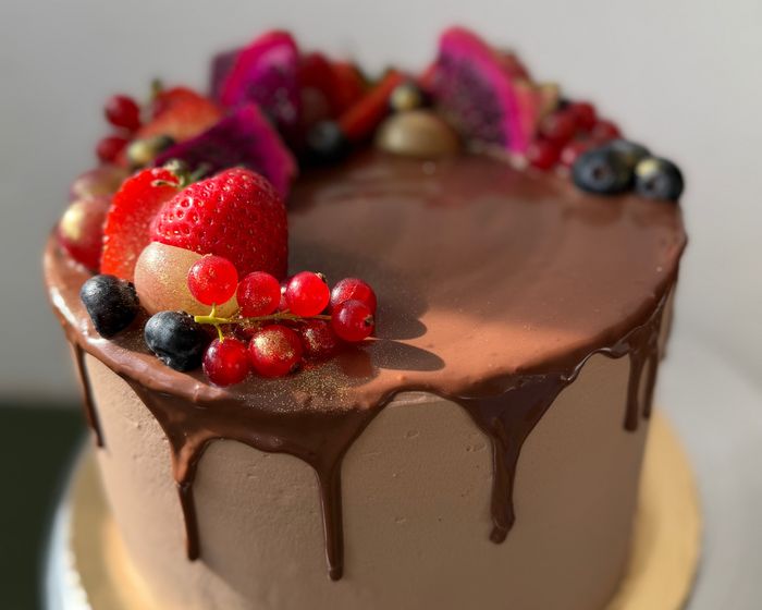 Extra Čokoládová torta s lesným ovocím