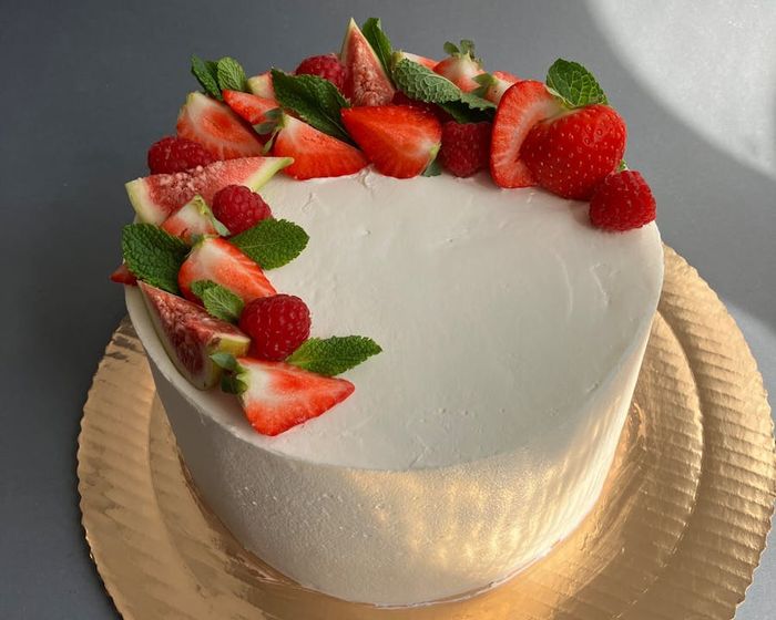 Čoko-pistáciovo-malinová torta