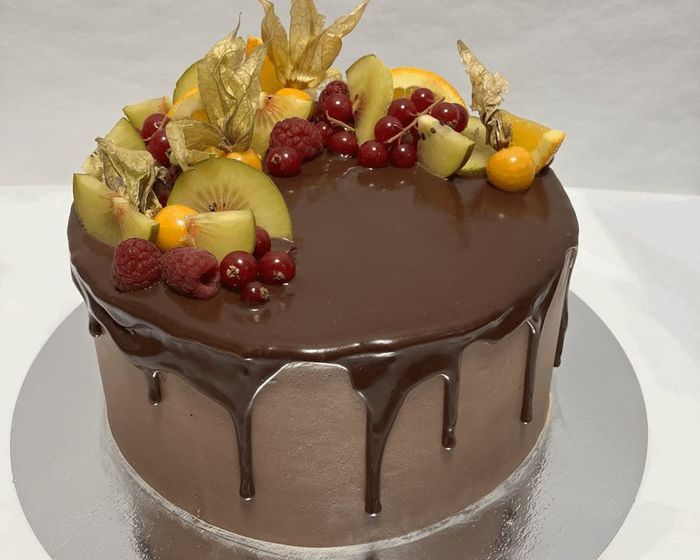 Extra Čokoládová torta s lesným ovocím