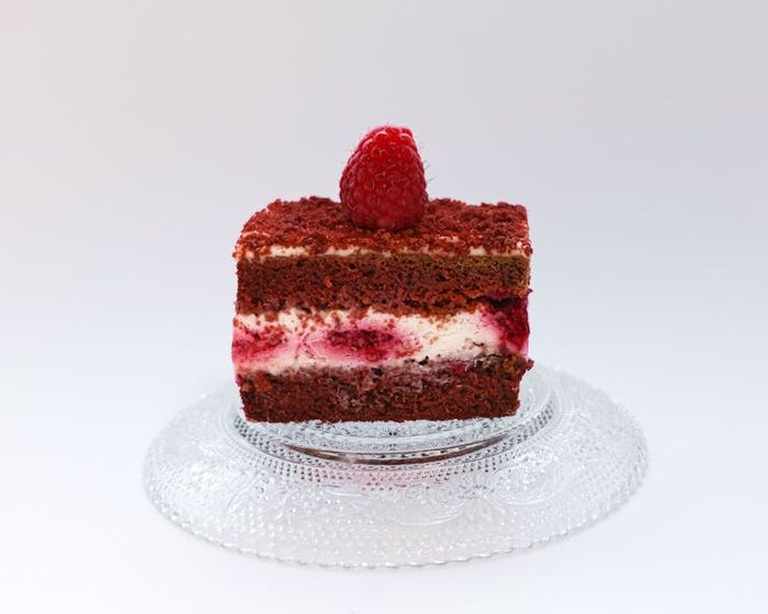 Red Velvet rez s malinami
